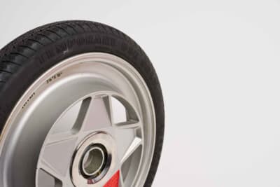 585万5000ユーロ(邦貨換算約10億7700万円)で落札されたフェラーリ「288 GTO」(C)Courtesy of RM Sotheby's