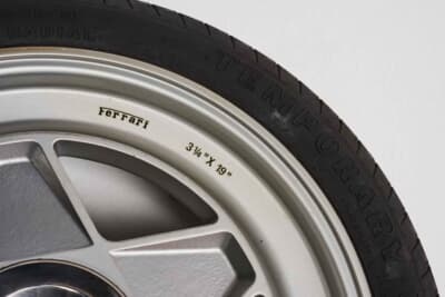 585万5000ユーロ(邦貨換算約10億7700万円)で落札されたフェラーリ「288 GTO」(C)Courtesy of RM Sotheby's