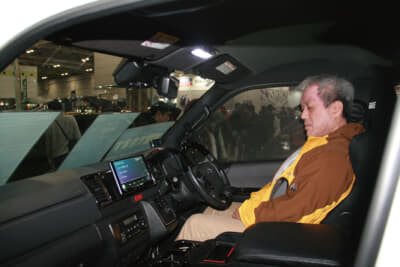 林さん「音の広がりと低音が良かった。普段は大きな音では鳴らさないが、嫌なところがまったくなかった。サブウーファーがかなりいいね」