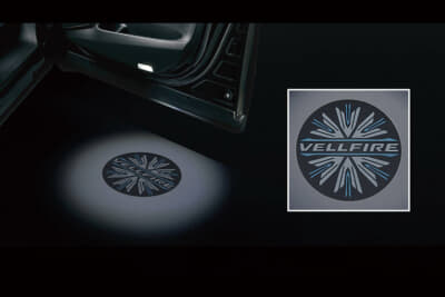 【30系アルファード＆ヴェルファイア用】プロジェクションカーテシイルミ￥22,33030系アルファード&ヴェルファイアに関してはもっと充実！　カーテシイルミやステアリングヒーター、走行安定性をアップさせる士別フィン、ステップライトなどメニューは豊富。さらにアクセサリーコンセントやLED照明、ブレーキタッチの変更、各部のメッキ化などまだまだ魅力的な施工メニューがある！