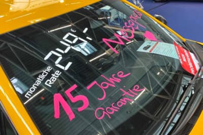 レクサス LBXの15年保証は月々249ユーロでリースできます。もちろん購入も可能です