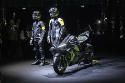 ドゥカティ「パニガーレV4ランボルギーニ」:ミラノデザインウィーク2025で発表された