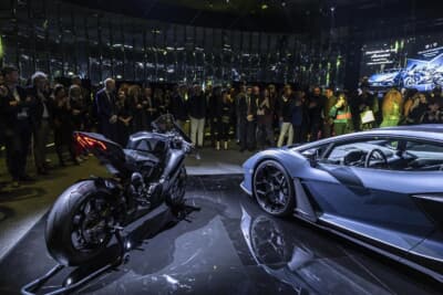 ドゥカティ「パニガーレV4ランボルギーニ」:ミラノデザインウィーク2025で発表された