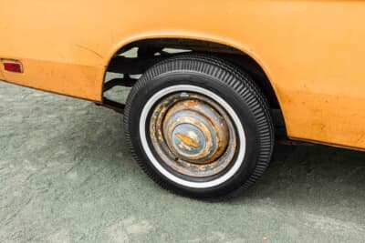 シボレー LUV：リアタイヤとホイールまわり。実用車らしいシンプルな鉄ホイールが足元を引き締める