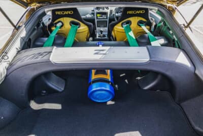 日産 フェアレディZ Z33：NOSのタンクはオーナーがセットしたもので、劇中車の再現に欠かせないアイテムだ