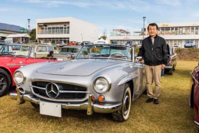 メルセデスベンツ 190SL：流麗なシルバーのボディが眩しい1960年式と、オーナーの松沢さん