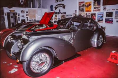 ブガッティ タイプ57C：精巧に作られたクーペ アトランティークのリクリエーションモデル