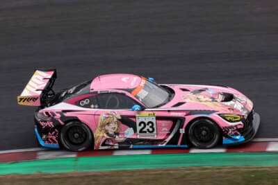 「着せ恋」コラボによるアニメキャラクターのラッピングを施した＃23 TKRI松永建設AMG GT3。鈴鹿5時間の決勝をST-Xクラス2位でフィニッシュした