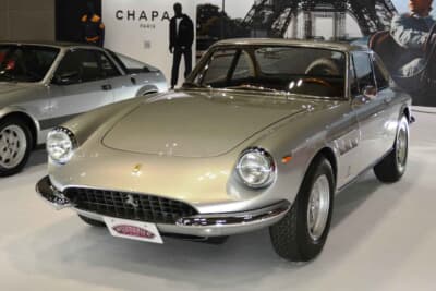 フェラーリ 330GTC： 名門ピニンファリーナがデザインと架装の双方を手掛けた傑作