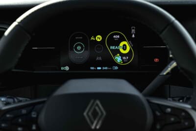 ルノー・トゥインゴ E-Tech エレクトリック：上位モデルにはGoogleを内蔵したOpenR Linkマルチメディアシステムを搭載