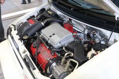 ホンダ シティ ターボII：コンパクトな空間に収まるターボエンジン。熱狂的なファンが多い