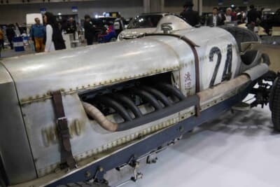 インヴィクタ：メドウズ製4.5Lエンジンを搭載。ボンネットのルーバーが時代を物語る