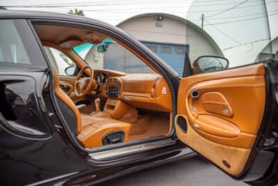 14万8500ドル（邦貨換算約2361万円）で落札された2002年式「ポルシェ 911 GT2」（C）Courtesy of RM Sotheby's