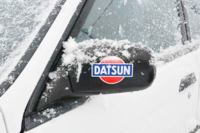 日産 ブルーバード SSS-R：ドアミラーにはDATSUN（ダットサン）のロゴステッカーが貼られている