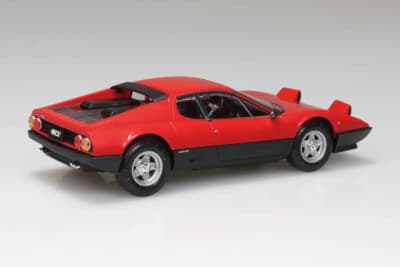 フェラーリ 512BB：特徴的な2トーンカラーはパーツ分割で再現（一部シール対応）