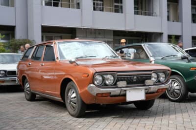 日産 バイオレットバン：会場の群馬大学桐生キャンパスには、バンとハードトップという2台のバイオレットが並んで展示された