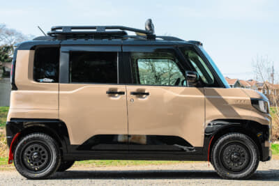 NITRO POWER R12HOWITZER:立体感に長けた造形でリムも深いため、デリカミニに履かせてもしっかりとした踏ん張り感を獲得できる点もメリット。カラーはバレルブラックとセミグロススモーク。デリカD：5用として18インチが用意されている