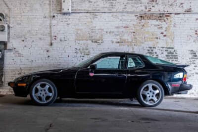 9900ドル（邦貨換算約156万円）で落札された「ポルシェ 944」（C）Courtesy of RM Sotheby's