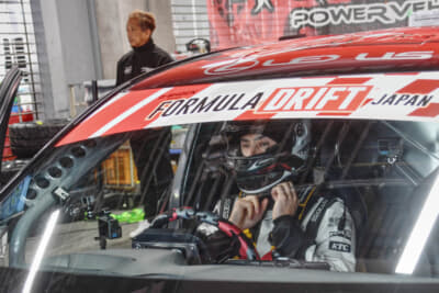 「ISとはまた違った乗り味ですし、軽いしショートホイールベースでやっぱ動きも素早くなるんで、そのあたりはもうほんと慣れに頼るしかないです」とケングシ選手