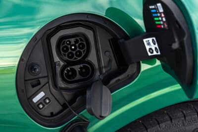 ルノー・トゥインゴ E-Tech エレクトリック：充電はAC接続で最大11kW、DC急速充電器では最大50kWに対応