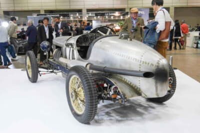 インヴィクタ：一度はアメリカへ渡るも奇跡的に日本へ帰還。美しいボートテール形状だ