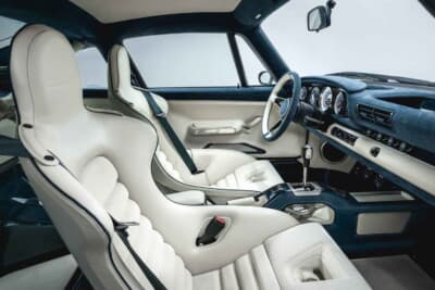 （落札価格非公開）でシールド競売にかけられた「ポルシェ 911 リイマジンド by シンガー DLSターボ」（C）Courtesy of RM Sotheby's