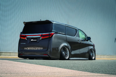 トヨタ アルファード：無駄を削ぎ落としたシンプルなアプローチで完成度を極限まで引き上げた一台