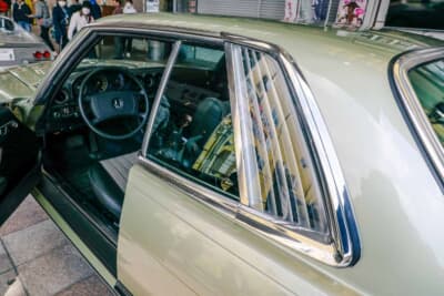 メルセデス・ベンツ 450SLC：各モール類なども非常に美しいコンディションが保たれている