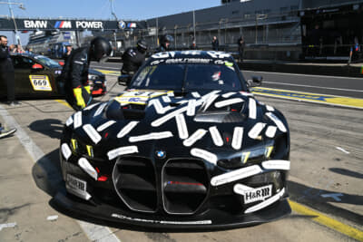 BMW M3 ツーリング GT3:当時のSNSコメントがフロントやサイドにそのままラッピングされていました