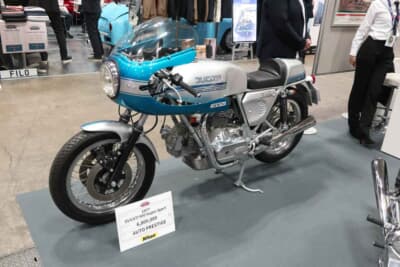 ドゥカティ 900スーパースポーツ：名門の系譜を受け継ぐ、情熱的な走りの象徴である