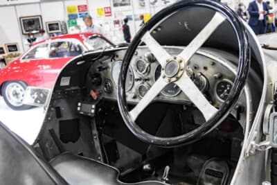 インヴィクタ：戦前のスパルタンな雰囲気を色濃く残す、機能美に溢れたコックピット