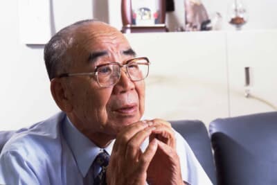 インタビューを受ける櫻井眞一郎氏。「GT-Rはスカイラインの集大成にすぎない」という信念は、没後15年を経たいまも色褪せない