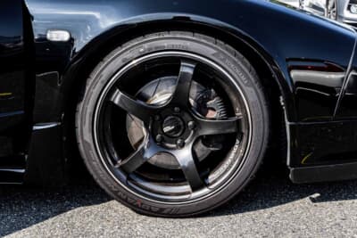 ホンダ NSX：ホイールはアドバンのTC-4を装着。車高はストローク重視で、見た目より走りのバランスを優先している