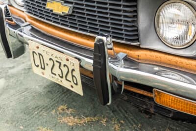 シボレー LUV：フロントバンパーにはゴム付きのオーバーライダーが装着されている