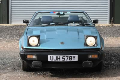 7313ポンド（邦貨換算約157万円）で落札されたトライアンフ「TR7 コンバーチブル」（C）Iconicauctioneers