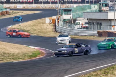 白煙を上げながら追走するドリフト枠は迫力満点で、多くの観客を楽しませた