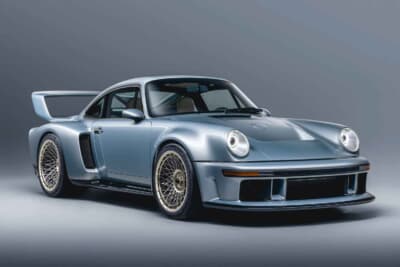 （落札価格非公開）でシールド競売にかけられた「ポルシェ 911 リイマジンド by シンガー DLSターボ」（C）Courtesy of RM Sotheby's