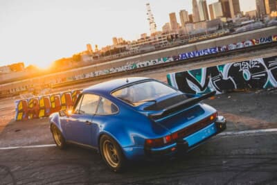 20万3500ドル（邦貨換算約3236万円）で落札された1976年式ポルシェ「911ターボ（930）」（C）Courtesy of RM Sotheby's 