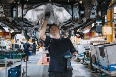 JLRは出産後に赤ちゃんの新生児ケアが必要な場合、従業員に12週間の有給休暇を追加付与する