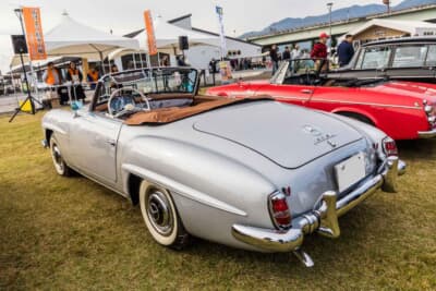 メルセデスベンツ 190SL：リアに向けてなだらかに落ちていく、優雅でクラシカルなボディライン