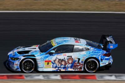 9号車 PACIFIC AMG:鮮やかなブルーのキャラクター仕様を纏いコースを激走する