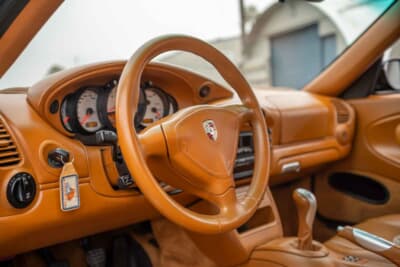 14万8500ドル（邦貨換算約2361万円）で落札された2002年式「ポルシェ 911 GT2」（C）Courtesy of RM Sotheby's