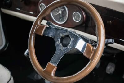 買い手がつかず流札（NOT SOLD）となった「ミニ ストレッチリムジン」（C）Iconicauctioneers