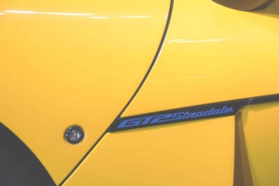 マセラティ GT2 ストラダーレ:ボディサイドのエアインテーク。エンジン冷却と空力性能を両立する