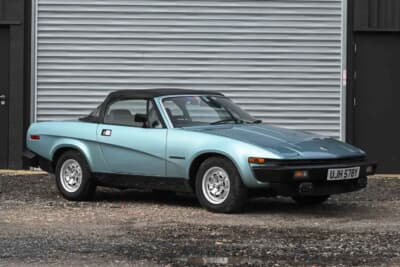 7313ポンド（邦貨換算約157万円）で落札されたトライアンフ「TR7 コンバーチブル」（C）Iconicauctioneers