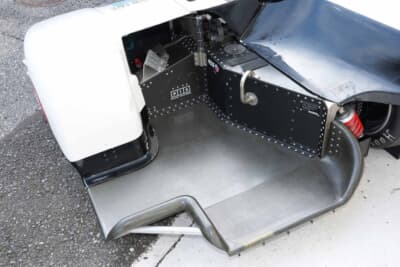 KUMANO LCR GSX-R1000：パッセンジャーが乗車する部分はプラットフォームと呼ばれる。この上で姿勢を変えつつマシンにかかる荷重をコントロールするのだ