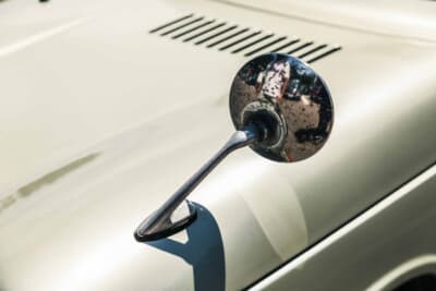 ホンダ NⅢ 360 TOWN：標準装備のフェンダーミラー。丸型のシンプルなデザインで、視認性も良い