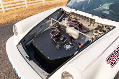 26万5000ドル（邦貨換算約4187万円）で落札されたポルシェ「911 カレラRSR トリビュート」（C）Courtesy of Broad Arrow Broad Arrow