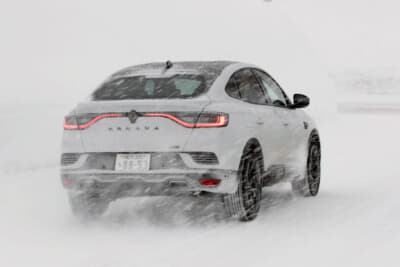 ルノー アルカナ：絶妙なスリップコントロールを行うことで、車速も維持しつつ駆動力も安定性もバランスを保つ