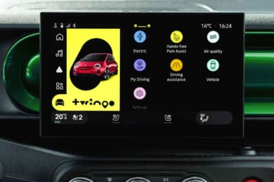 ルノー・トゥインゴ E-Tech エレクトリック：デジタル・インストゥルメントパネルと10インチのインフォテインメント・タッチスクリーンを標準装備したコクピット